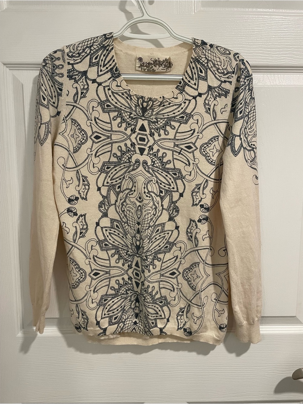 Aventura organic cotton blend sweater M